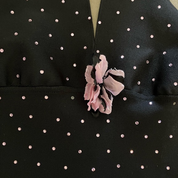 Ladies halter top with pink stone embellishments - Picture 2 of 8